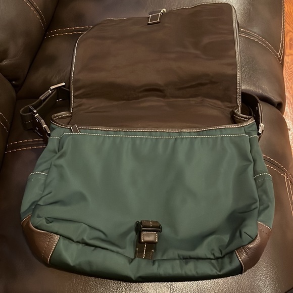 Coach - Picture 2 of 10